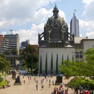 MINI EXCURSION - MEDELLIN Y GUATAPE