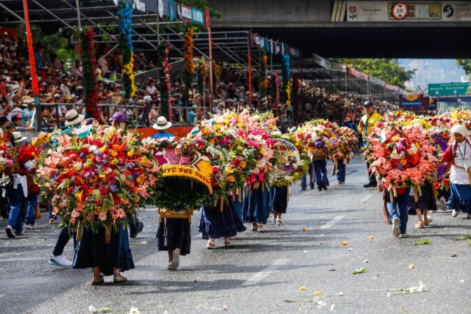 FERIA DE FLORES Y DESFILE DE SILLETEROS